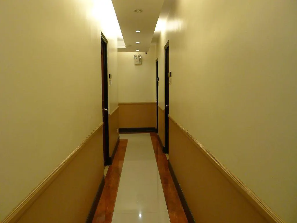 Siayan Travellers Inn Pasay